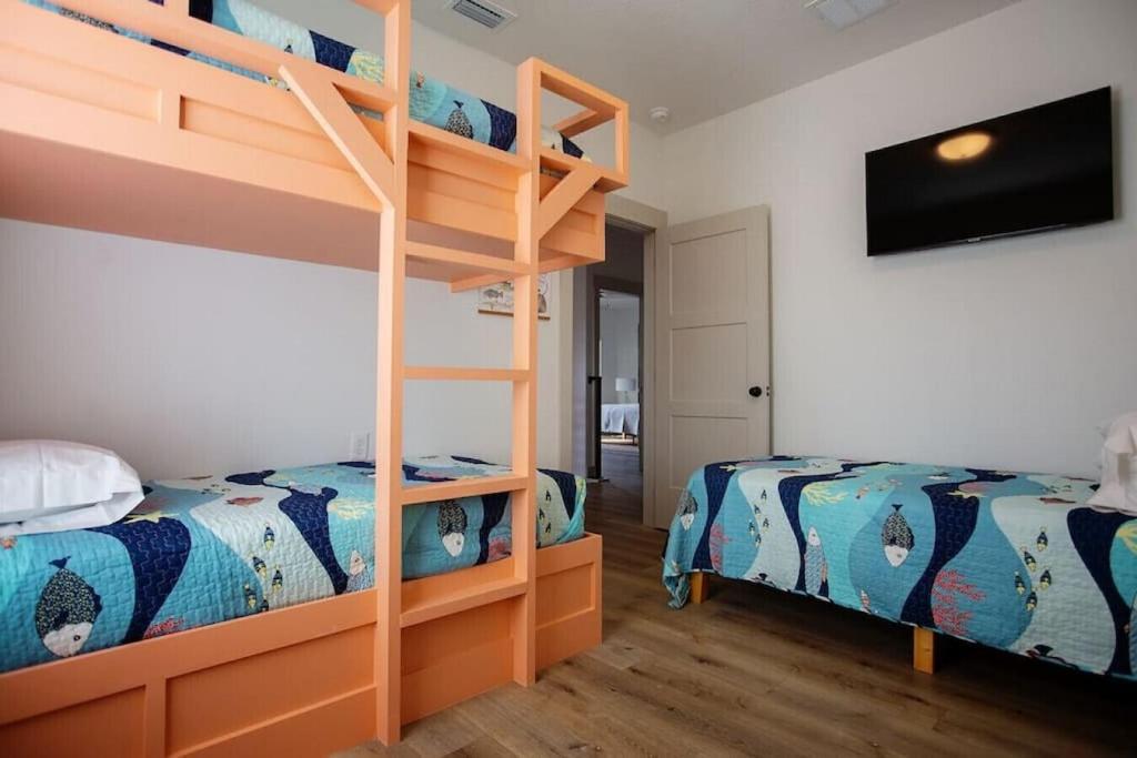 Вілла Coral Reef - Brand New Build, Pet Friendly, Private Pool! Sleeps 9! Панама-Сіті-Біч Екстер'єр фото