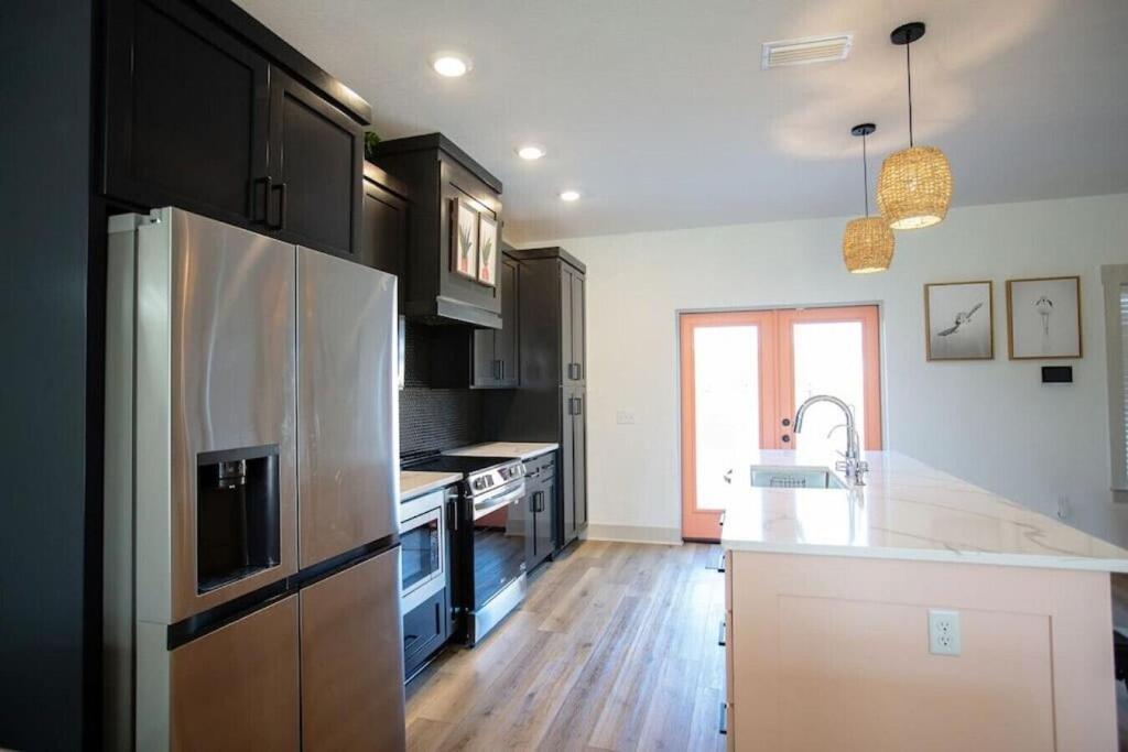 Вілла Coral Reef - Brand New Build, Pet Friendly, Private Pool! Sleeps 9! Панама-Сіті-Біч Екстер'єр фото
